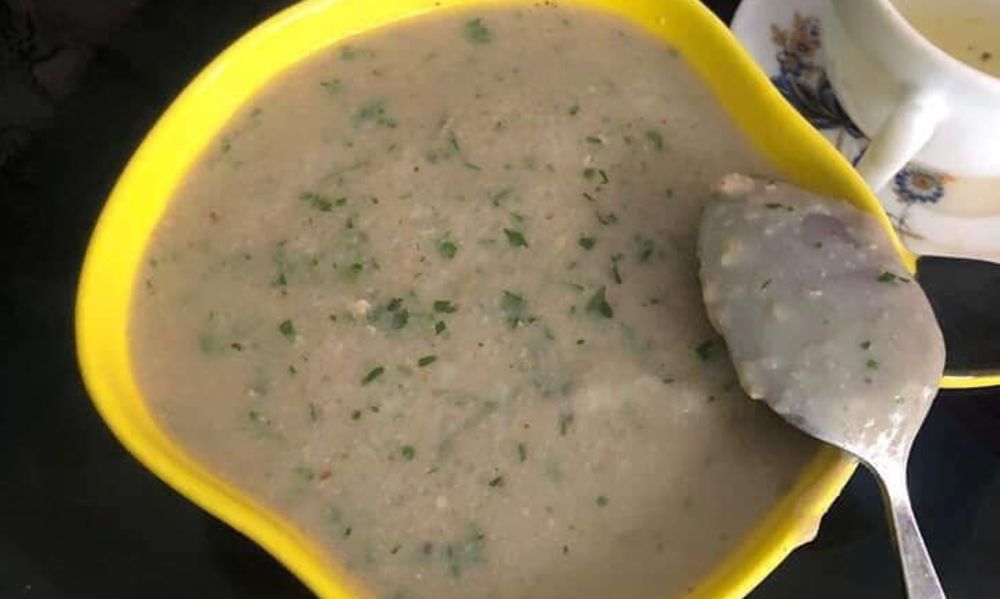 Cháo cá hồi đậu xanh, rau dền