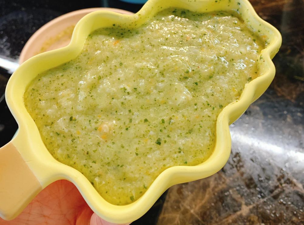 Cháo cá hồi súp lơ xanh