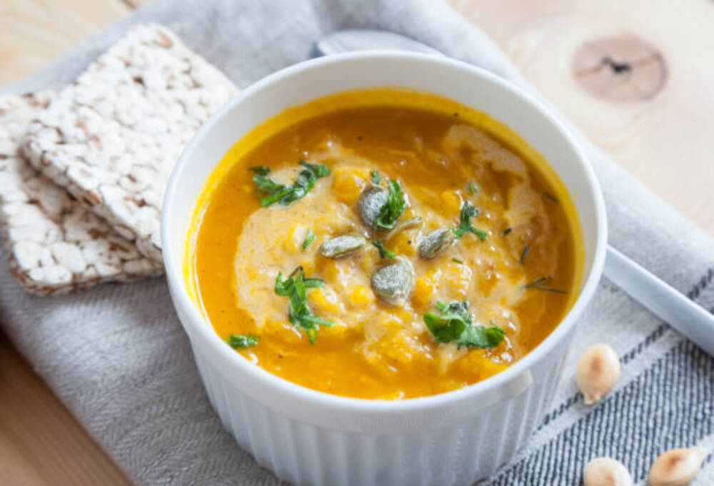 Cháo cáo hồi cho bé 8 tháng tuổi với khoai lang, rau mồng tơi