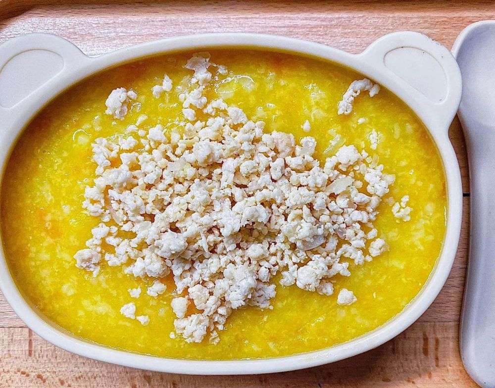 Cháo đậu gà, thịt heo, rau củ