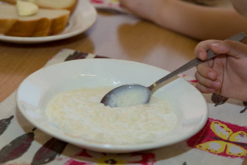 Cháo đậu hũ non, sữa thanh đạm tốt cho hệ tiêu hóa của trẻ