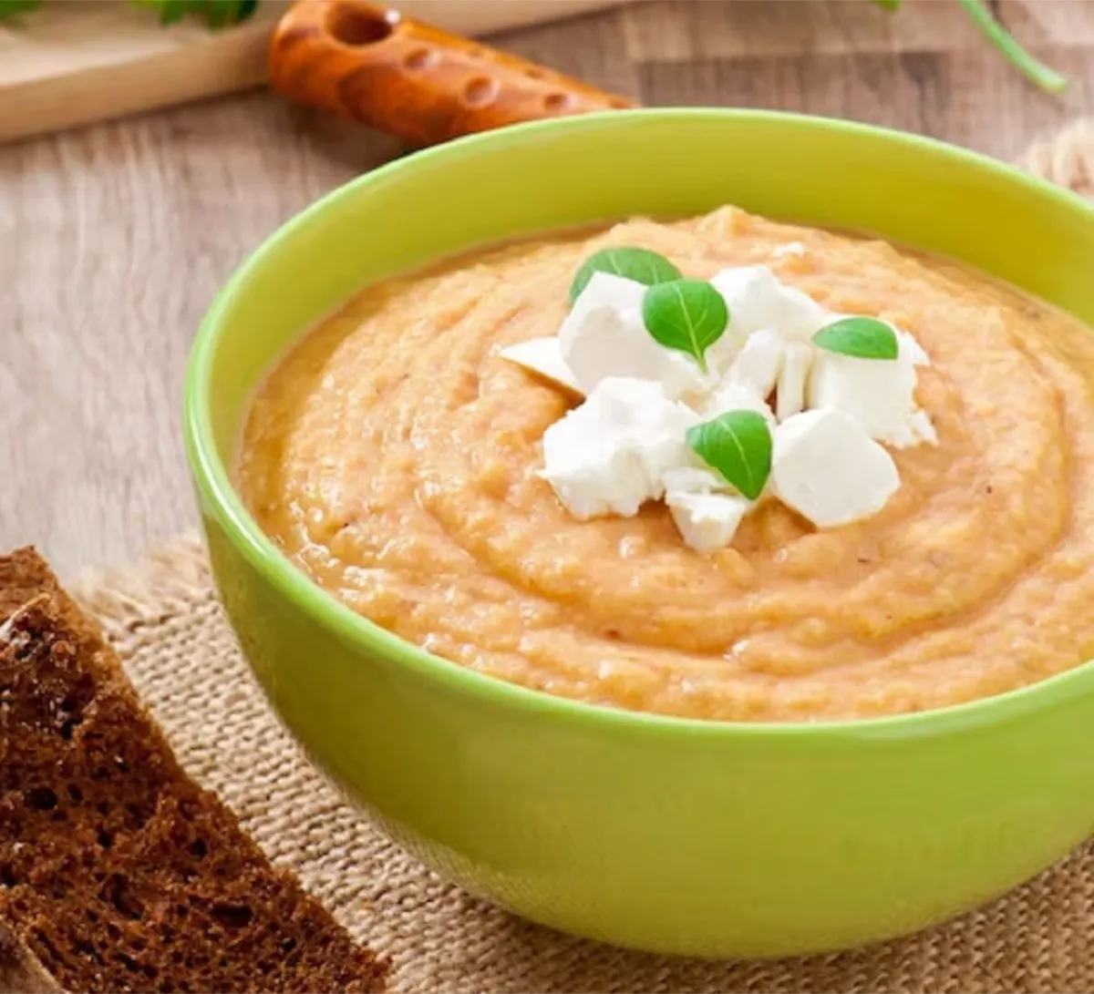 Cháo khoai lang yến mạch trứng gà cho bé ăn dặm