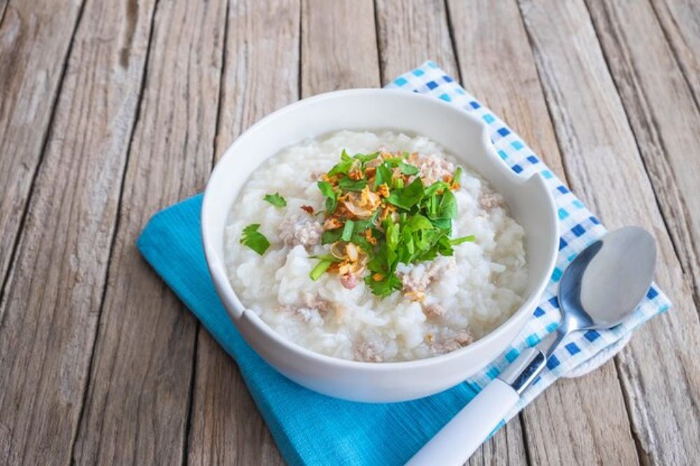 Cháo thịt bò hạt sen bổ dưỡng cho bé