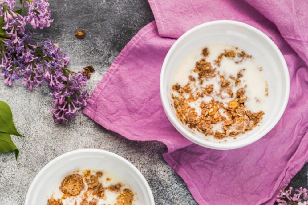 Cháo yến mạch hạt óc chó cho bé ăn dặm