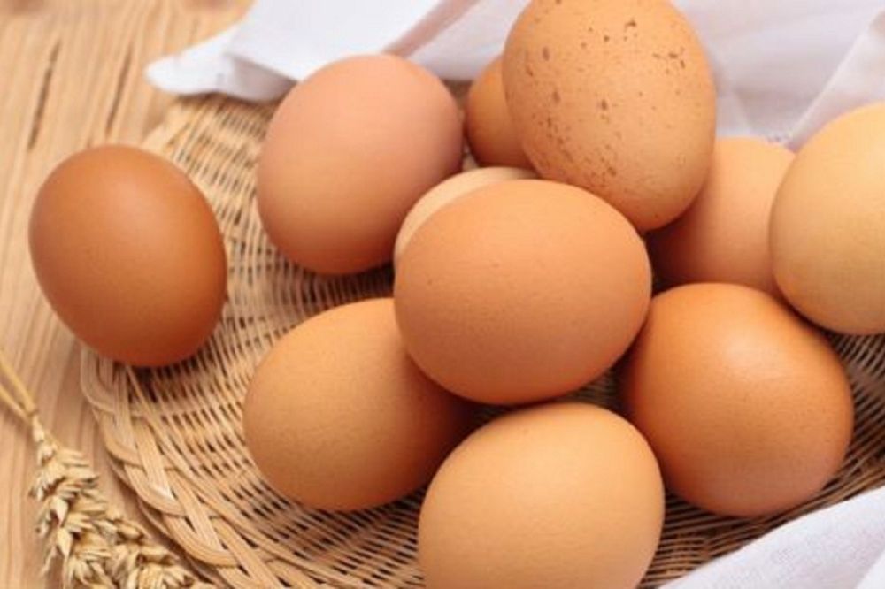 Chế biến trứng gà cho bé ăn dặm