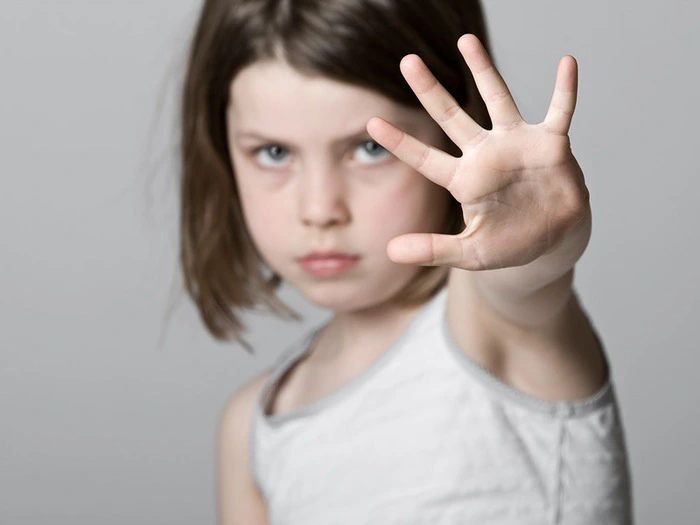 Dạy con cách tự bảo vệ trước nạn xâm hại là bài học quan trọng mà các cha mẹ nên dạy cho trẻ 3 tuổi