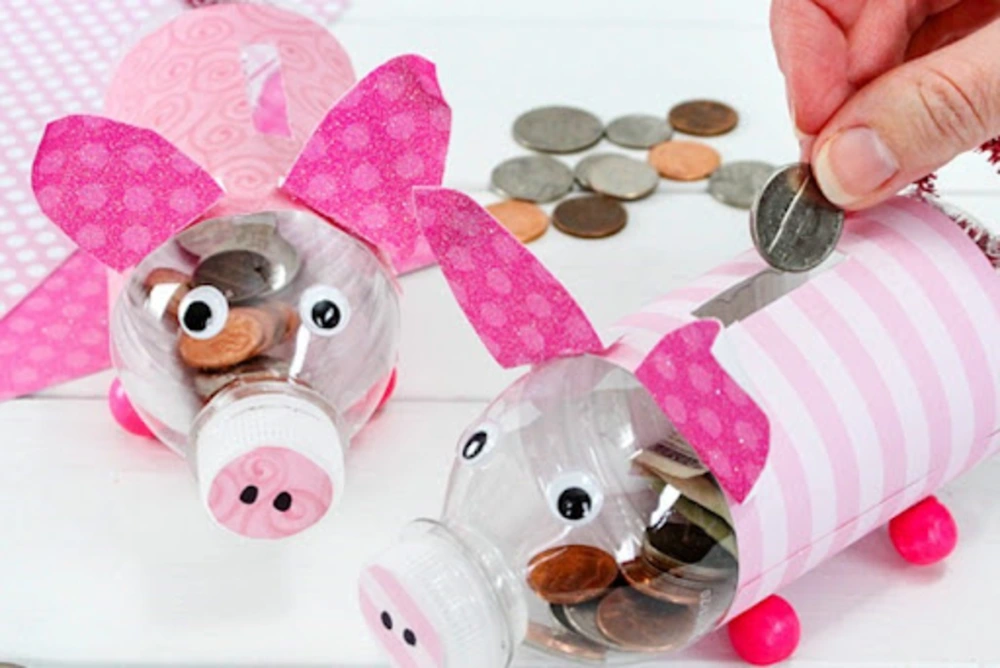 Tái chế chai nhựa thành ống heo đựng tiền đáng yêu
