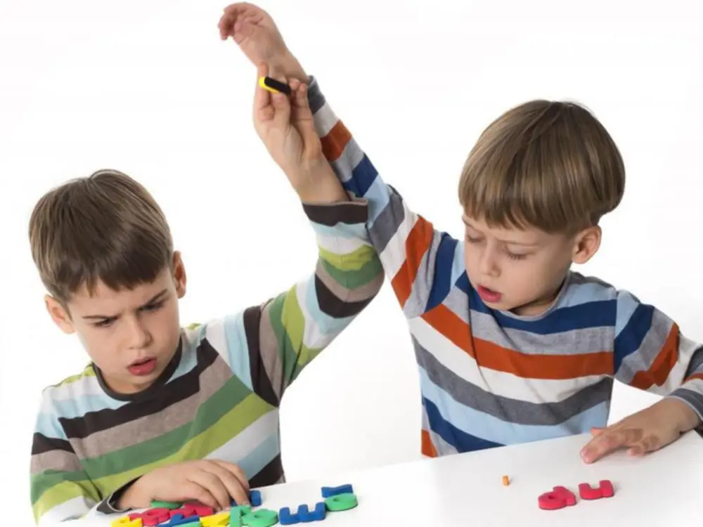 Phụ huynh nên trau dồi cho con khả năng tự bảo vệ mình bằng lời nói