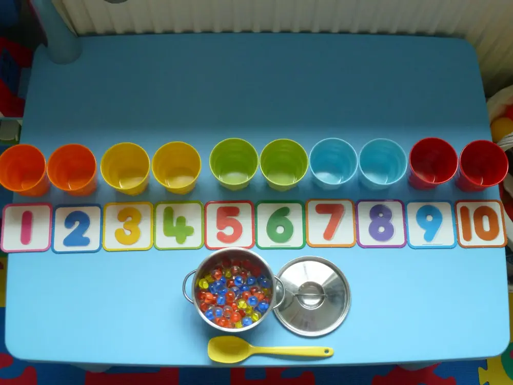 Sử dụng thẻ số để giúp con nhận biết chữ số tốt hơn