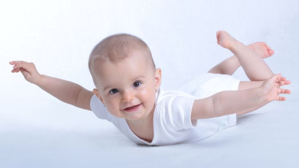 Những dấu hiệu cho thấy bé sẵn sàng chinh phục kỹ năng trườn