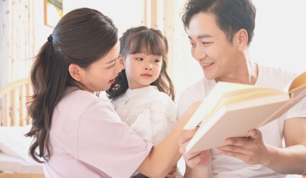 Bí quyết kể chuyện cho bé 2 tuổi thêm hấp dẫn, cuốn hút