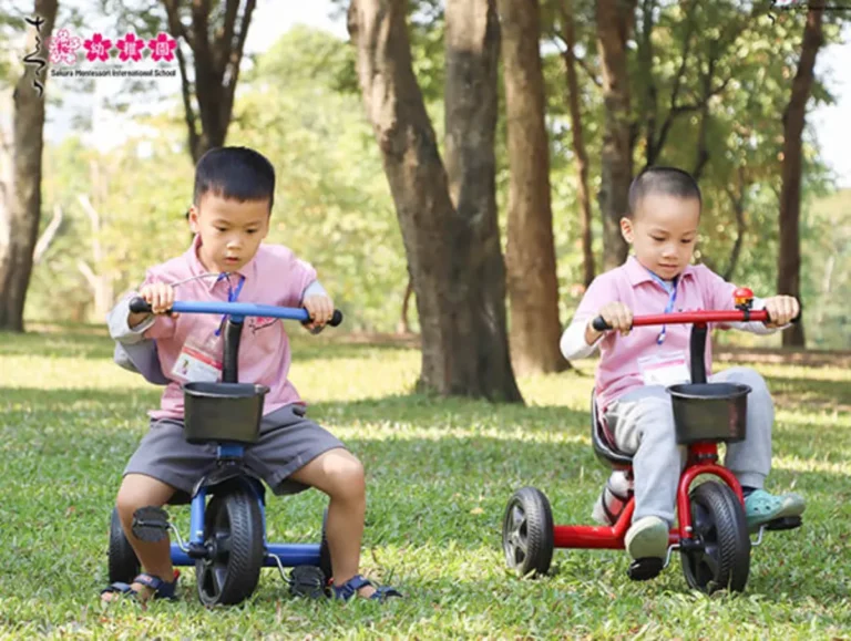 Hoạt động trải nghiệm giúp trẻ 2 tuổi học hỏi và phát triển kỹ năng hiệu quả