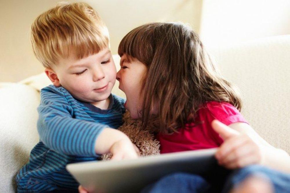 Xử lý bình tĩnh và dứt khoát ngay khi bé 2 tuổi cắn bạn