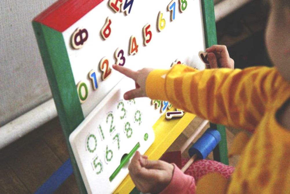 Cùng con chơi trò tìm số - Học mà chơi, chơi mà học (Ảnh: sưu tầm internet).