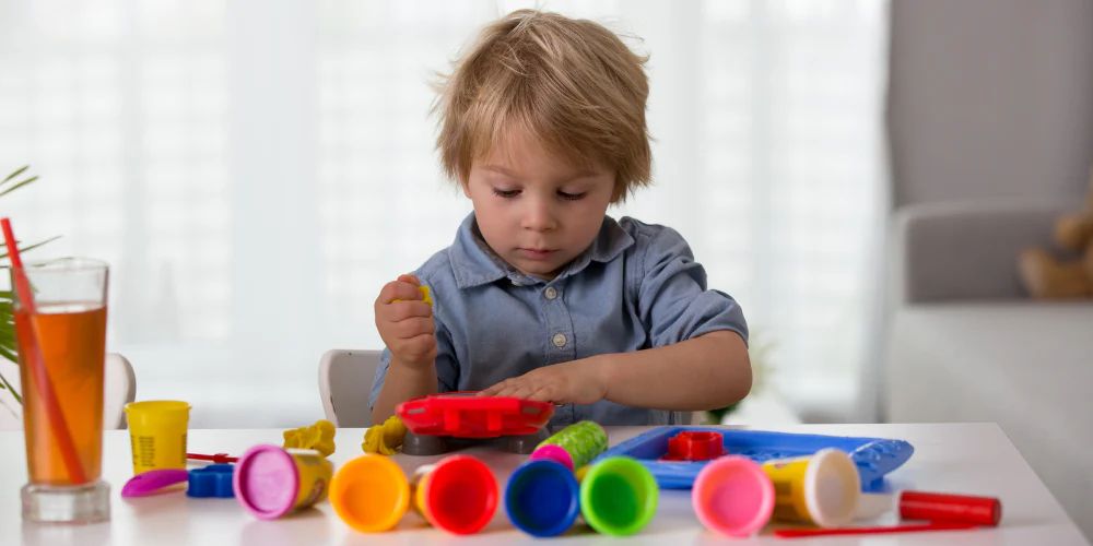 Hoạt động: Làm đất nặn an toàn tại nhà