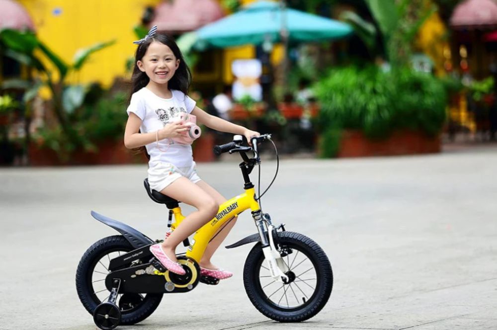 Xe đạp trẻ em (có bánh phụ)