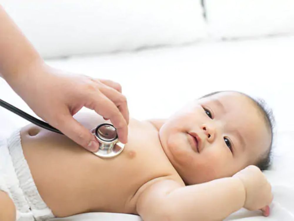 Khám sức khỏe định kỳ giúp phát hiện sớm các vấn đề về phát triển vận động ở trẻ