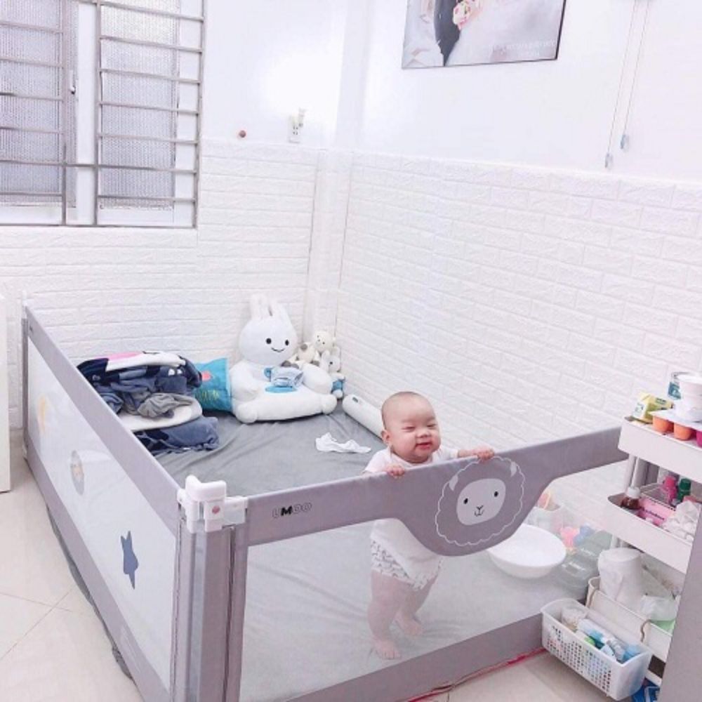 Cho bé ngủ trong cũi riêng là một cách phòng tránh rơi giường phổ biến nhất