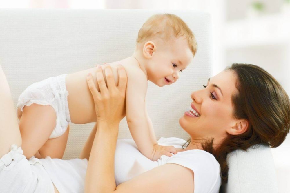 Vì sao nên chơi với bé 5 tháng tuổi mỗi ngày?