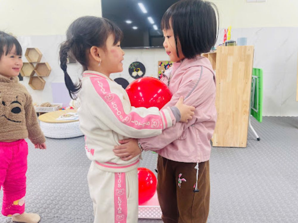 Kẹp áo chuyển hạt