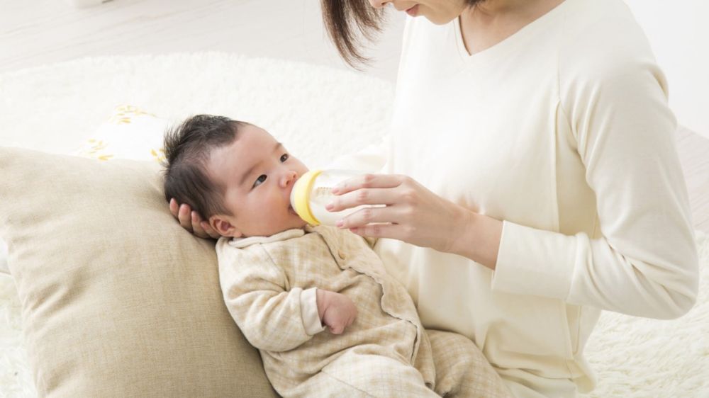 Cách nhận biết trẻ bú đủ hay bú thiếu