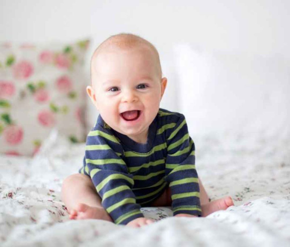 nguyên nhân chính khiến bé 7 tháng chưa biết ngồi