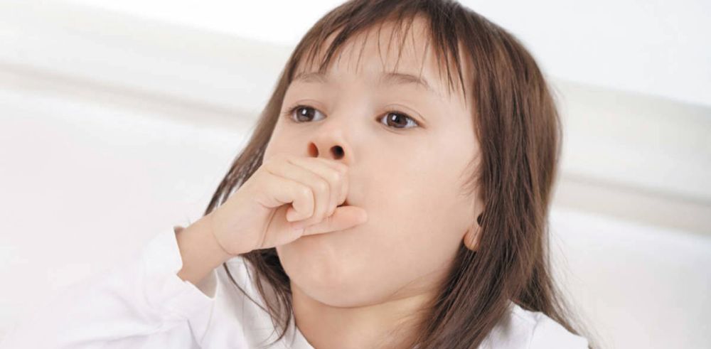 Dấu hiệu bé bị tắc ruột do nuốt dị vật