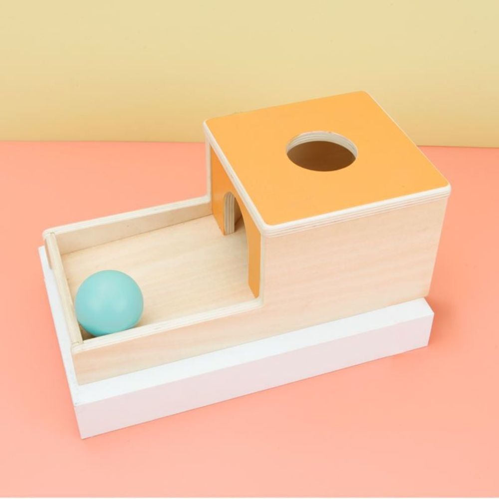 Hộp Montessori thả bóng