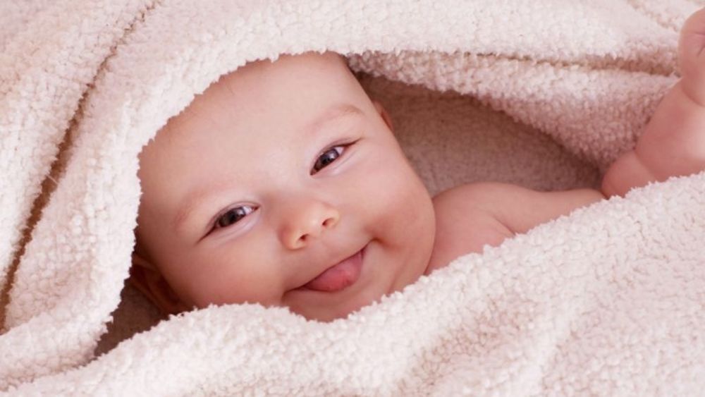 Trẻ sơ sinh hay lè lưỡi