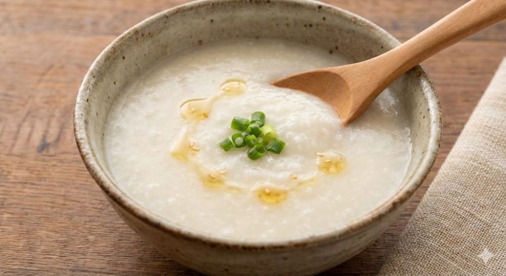 Một chút gạo nếp giúp cháo có độ sánh và thơm hơn, kích thích bé ăn ngon.