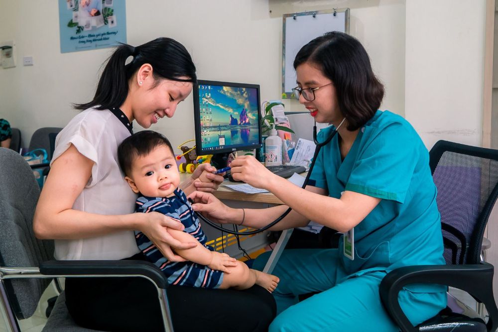 Dấu hiệu cảnh báo cần đưa trẻ đi khám bác sĩ