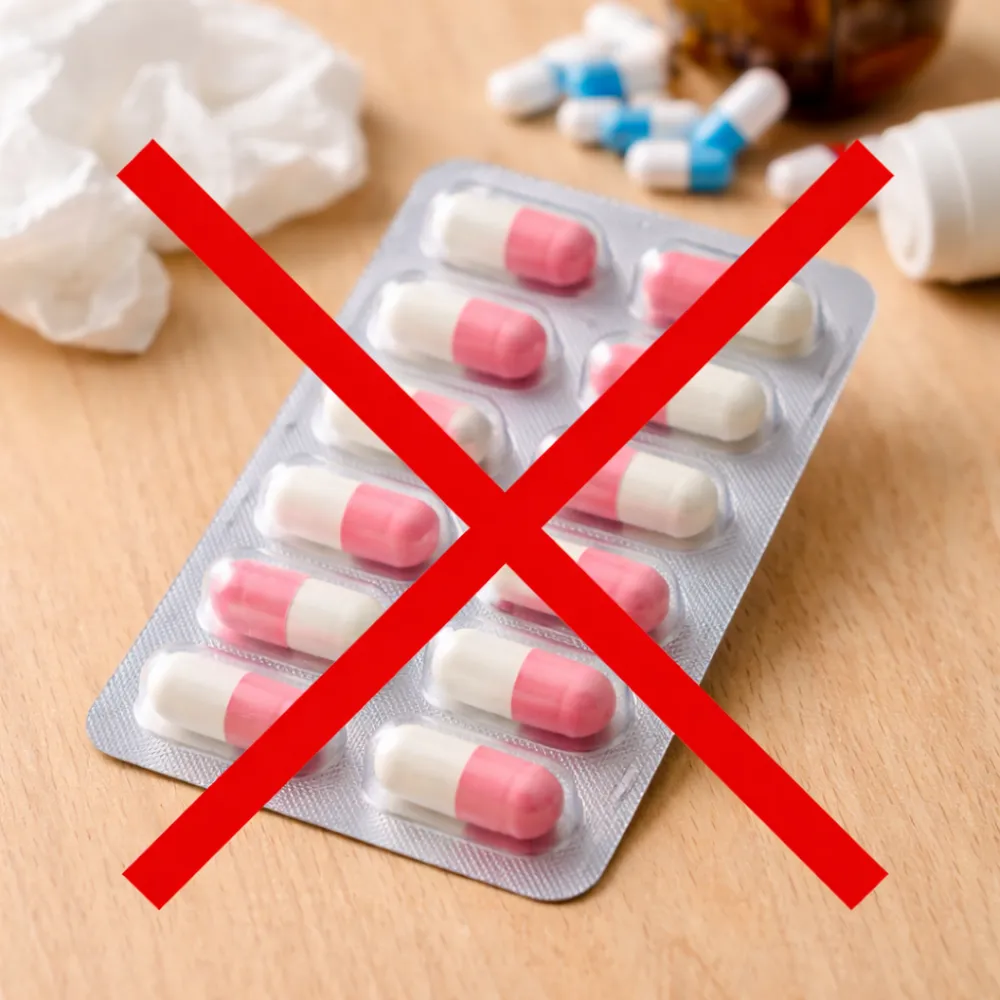 Tuyệt đối không tự ý cho trẻ uống thuốc cầm tiêu chảy của người lớn hoặc dùng kháng sinh khi chưa có chỉ định.