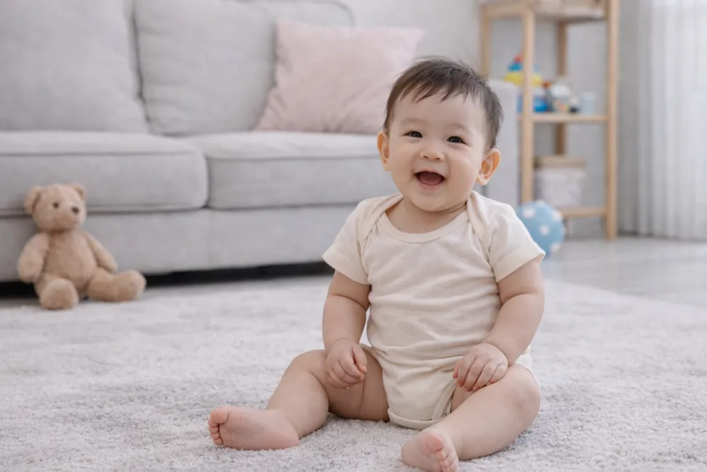Cột mốc vận động trẻ 10 tháng