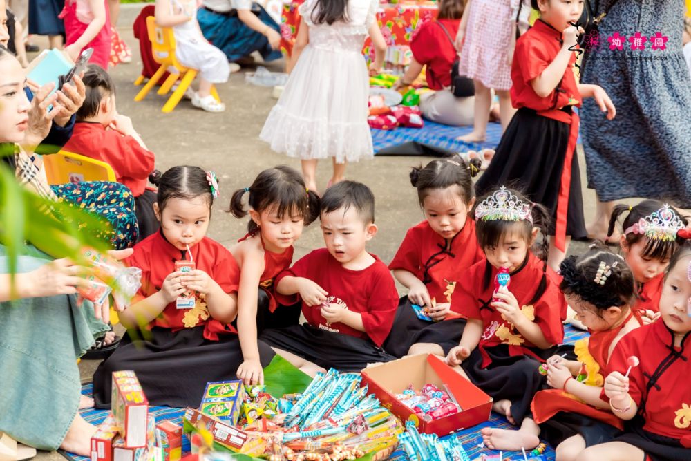 Cho con tham gia các hoạt động ngoại khóa