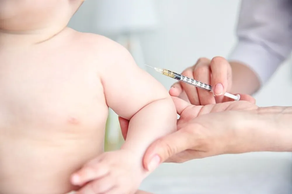 Tiêm phòng cúm hằng năm là giải pháp hữu hiệu nhất bảo vệ trẻ khỏi biến chứng nặng của bệnh.