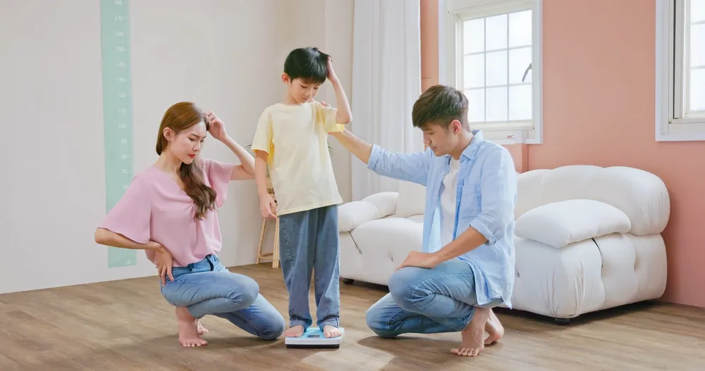 Đo cân nặng cho trẻ 5 tuổi